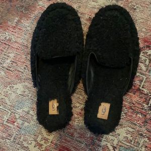 Like new never worn ugg slide slippers/house shoes size 10.